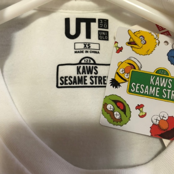 Kaws x Sesame Street XS shirt - Picture 3 of 3